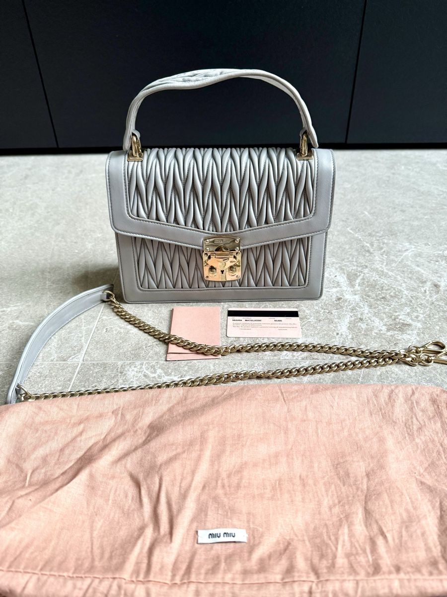 Miu Miu Borse da donna: Iconic Miu Miu matelassé leather bag – Usato da Cologny venduto da sab_xh7v 2