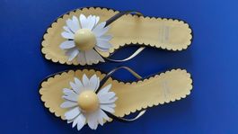 MOSCHINO CHEAP & CHIC Zehentrenner mit Margeriten, Gr. 37