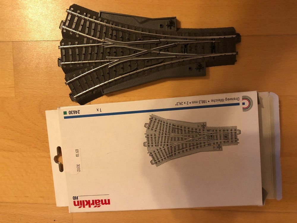 Aiguillage Triple Voie PIKO Pour Train Miniature échelle HO - Rayon 908mm / 15° - Réf P55225