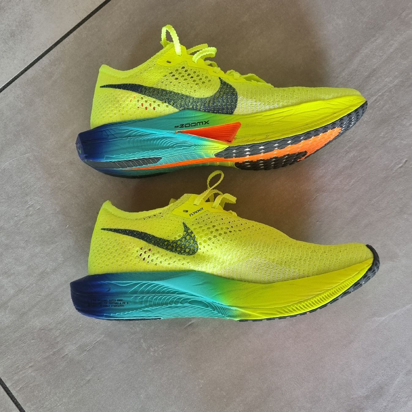 Nike Scarpe da donna: Nike zoom vaporfly nex% 3 – Nuovo e nell'imballaggio originale da Biasca venduto da Siosmart 1