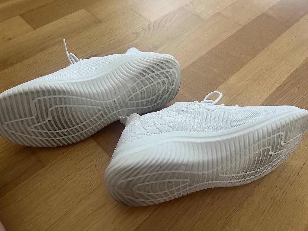 Scarpe da donna: Weisse Sneakers – Usato da Gebenstorf venduto da pin_67yc 2