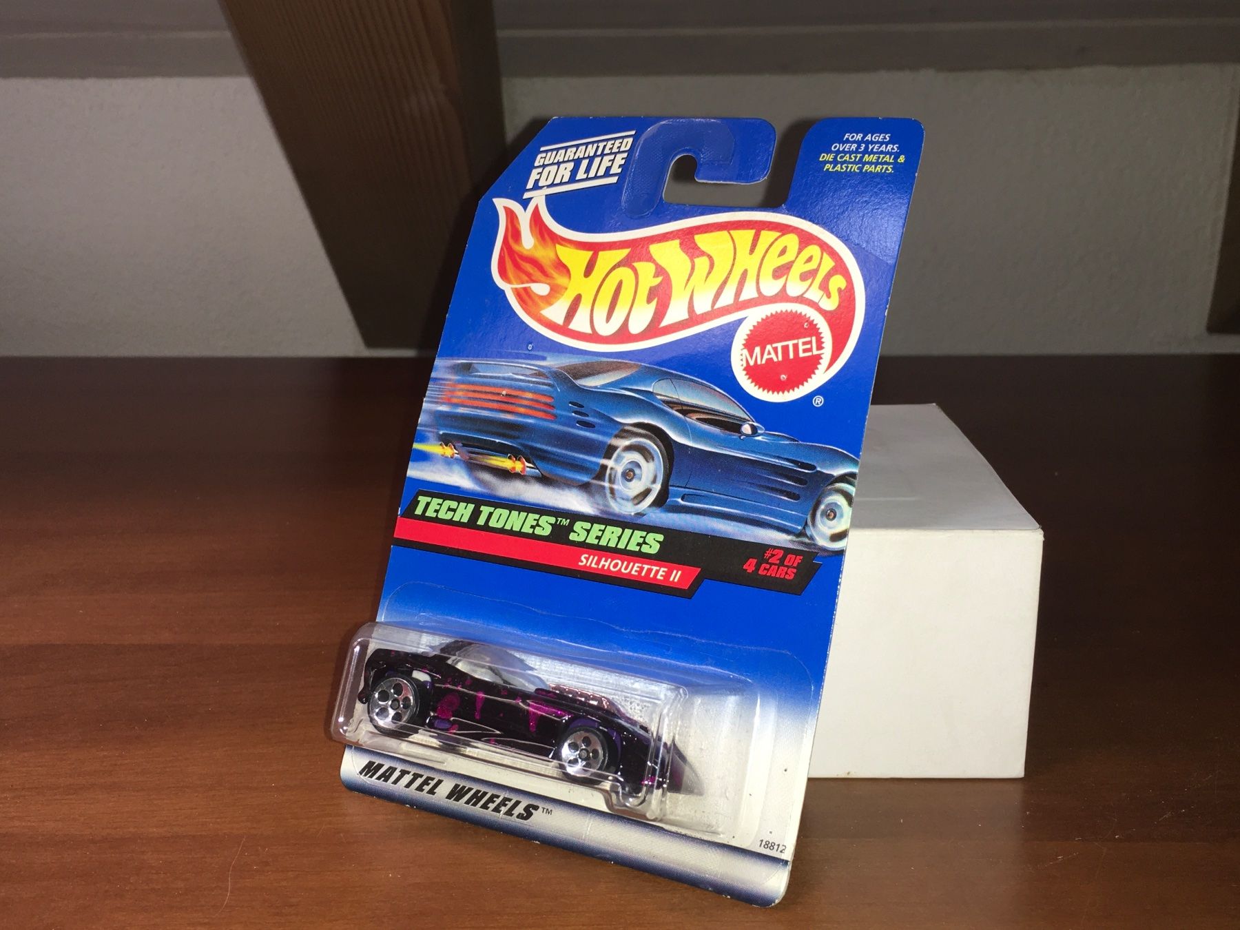 Hot Wheels Modellini d'auto: Silhouette II 1/64 Hot Wheels Tech Tones Series – Nuovo (secondo la descrizione) da Wohlen AG venduto da PrivatSammlung