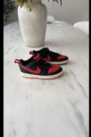 Baskets Nike enfant, taille 27