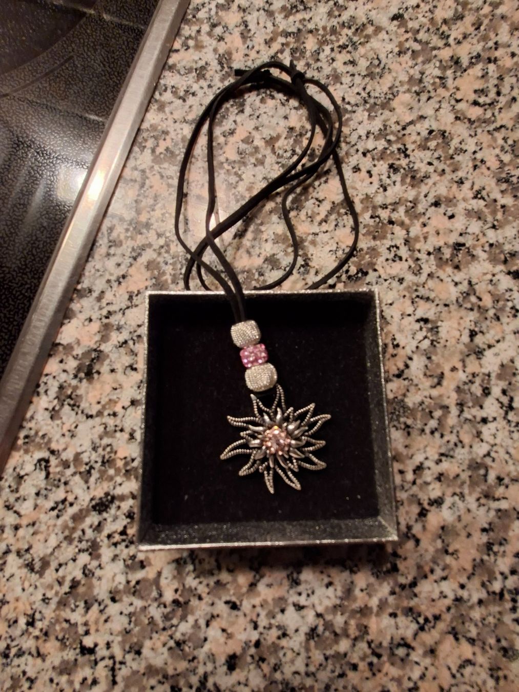 Catenine: Edelweiss Kette – Usato da Jeuss venduto da cat_tyh2