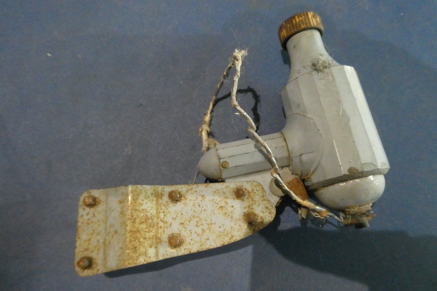 Pezzi di ricambio: dynamo de vélo – Usato da Fontaines NE venduto da monloisir 1