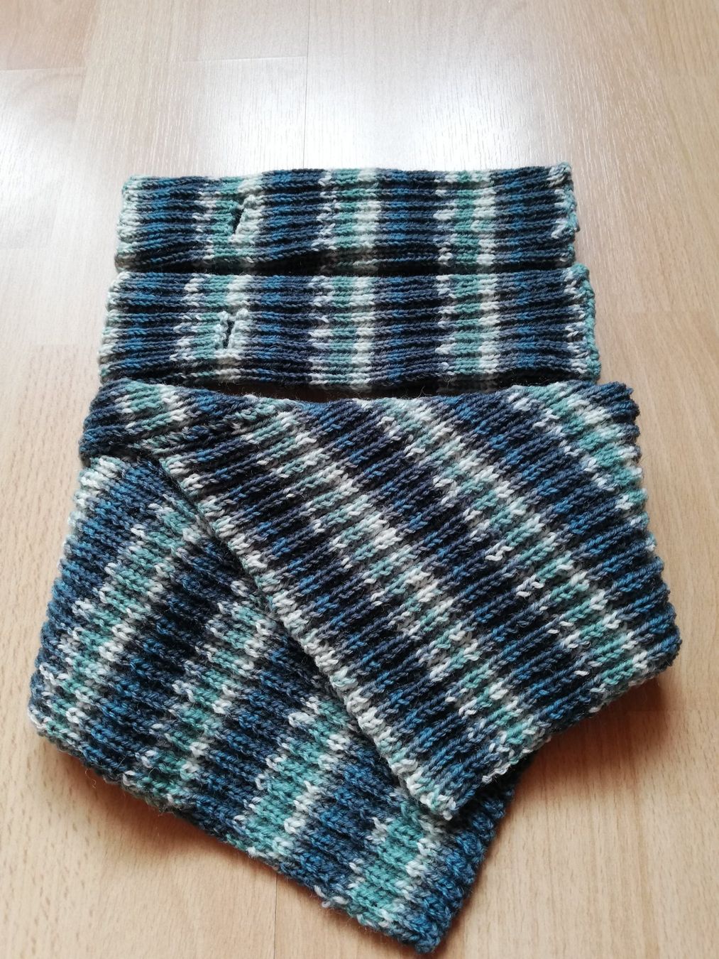 Altro in  Abbigliamento & Accessori: Halswärmer mit Pulswärmer Set – Nuovo (secondo la descrizione) da Aeschau venduto da UEicher1967 4
