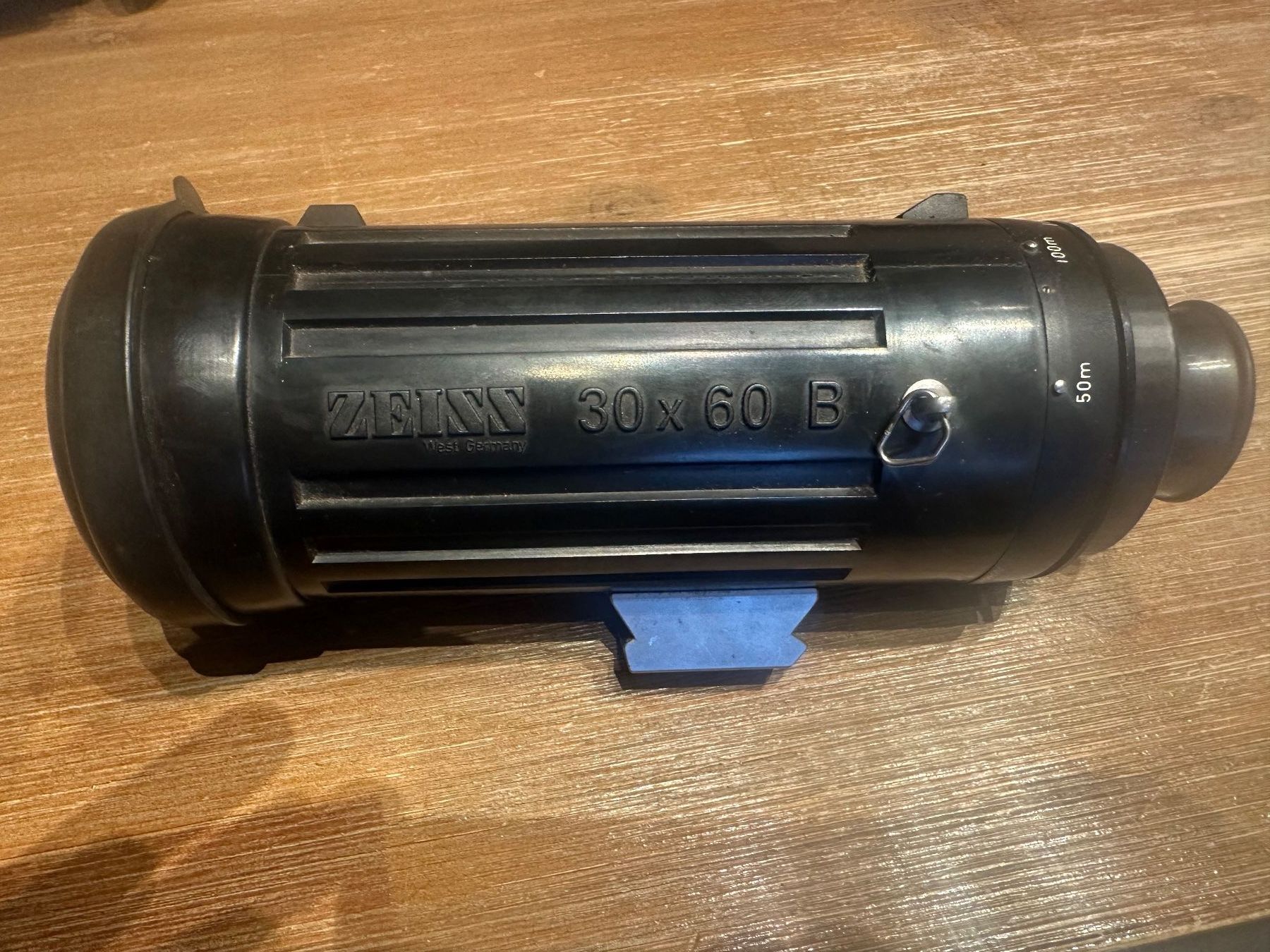 Telescopi: Zeiss Teleskop 30x60 B mit Stativ – Usato da Herbriggen venduto da Faju