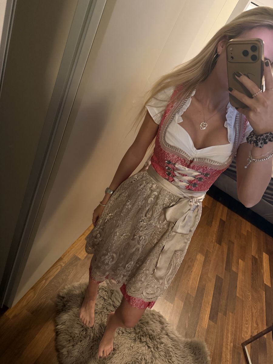 Costumi: Krüger Dirndl – Nuovo (secondo la descrizione) da Dietikon venduto da meeelissaa 1