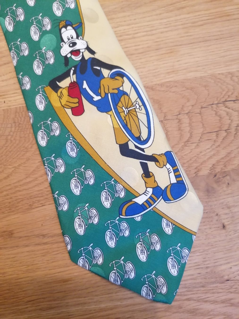 Disney Cravatte: Disney Goofy Krawatte , Polyester - Nr.92 – Usato da Basel venduto da vintagecollector 1