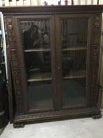 Antike Vitrine
