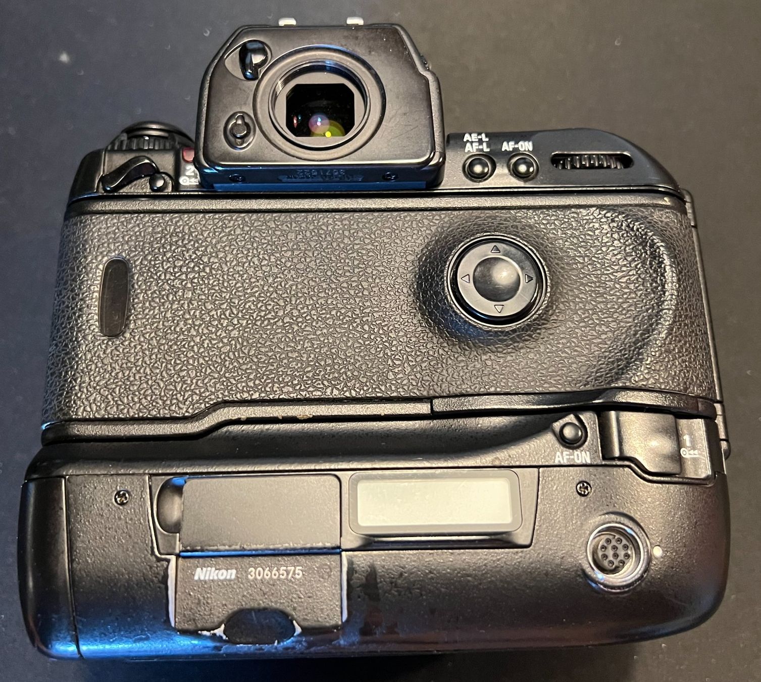 Nikon Kamera: Nikon F5 mit Objektiv – Gebraucht aus Uster von Stoessda 4