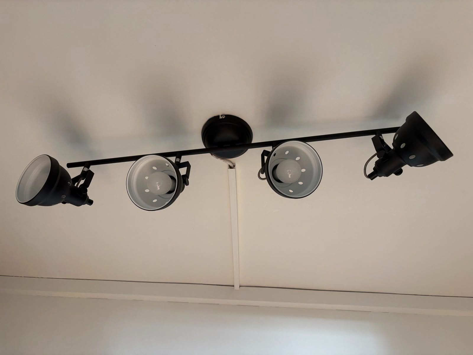 Lampadari & plafoniere: Flurlampe mit 4x schwarzen Leuchtmitteln – Usato da Zürich venduto da vin_7yr9 1
