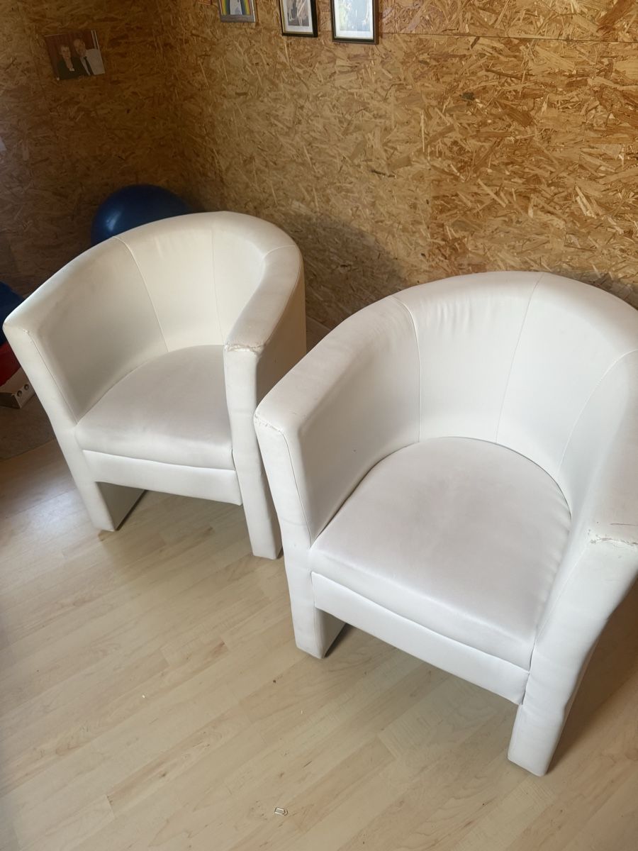 Poltrone: Weisse Kunstleder Sessel – Usato da Sursee venduto da Zollix