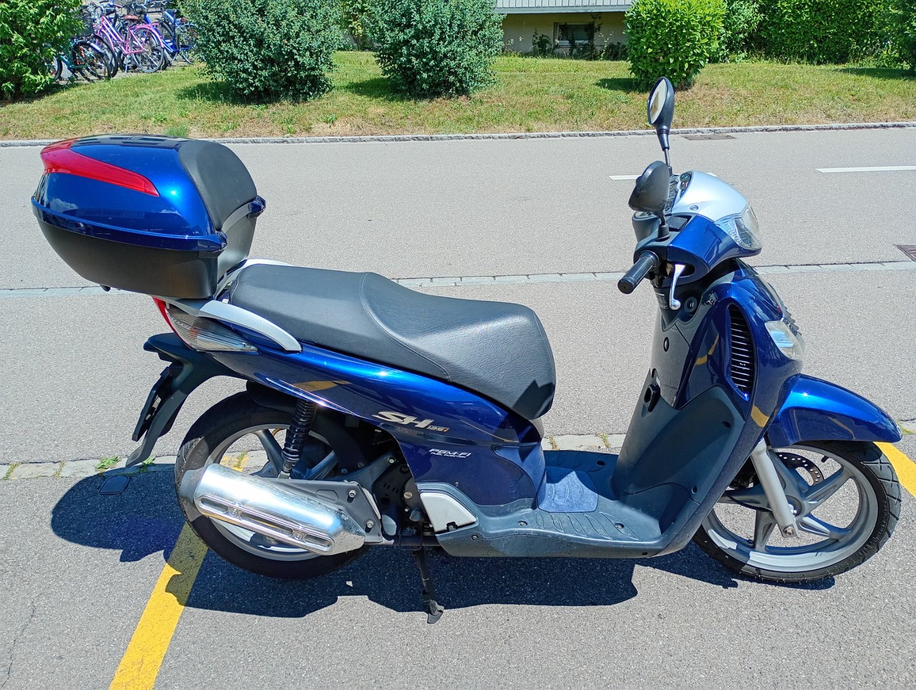 Honda Scooters: Honda SH125 – Gebraucht aus Eschenbach SG von Honi01