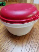 Tupperware Salatbehälter mit Sieb