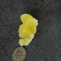 🌞 Brucite jaune naturelle – cristal brut