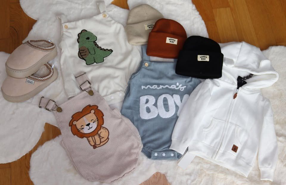 Lotti & Set di vestiti: Geschenk Set für Babys Jungen – Nuovo e nell'imballaggio originale da Dänikon ZH venduto da tug_m9b6 3