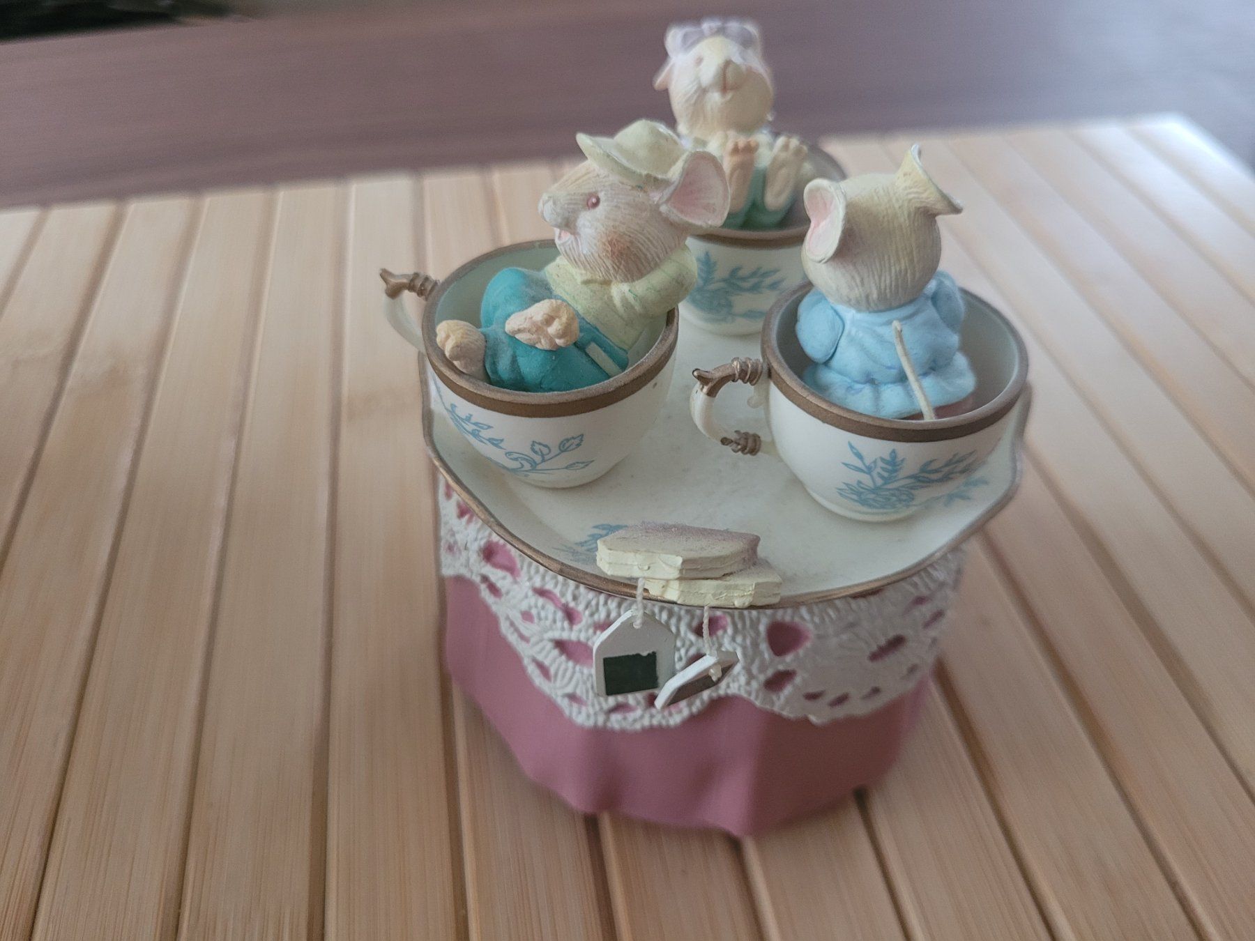 Guinzagli & Collari: Enesco Spieluhr "It's A Par-Tea!" Mini Action Musical – Nuovo (secondo la descrizione) da Nürensdorf venduto da spartacus64 6