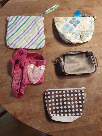 Div kl. Taschen für Kosmetik- und Toilettenartikel