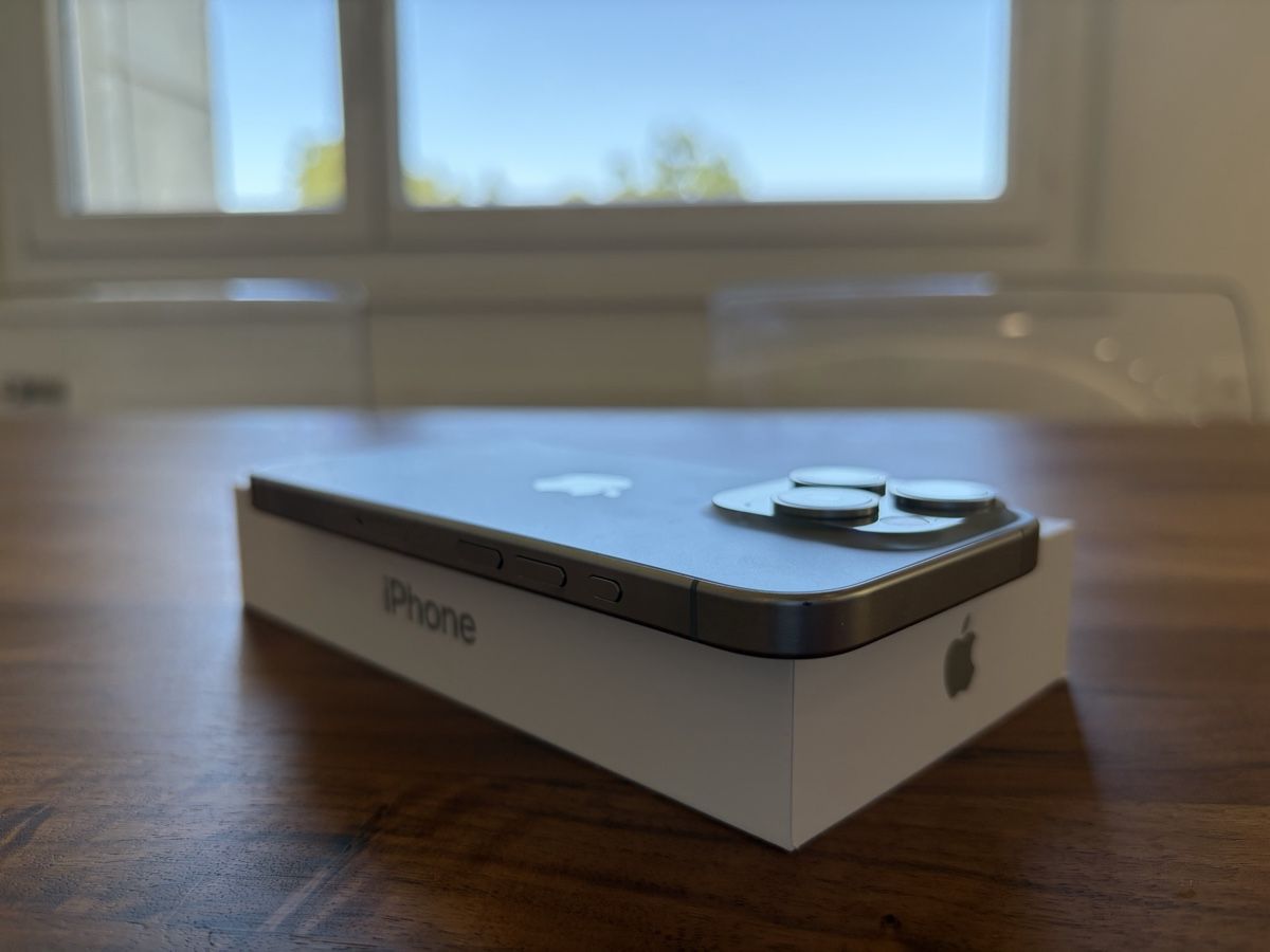 Apple Portables: iPhone 15 Pro 256GB Natural Titanium – D'occasion à Bern par dingodachs 1