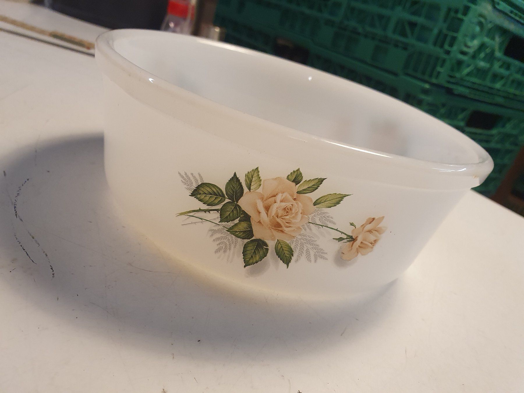 Ciotole: Glasschüssel mit Rosenmuster 18 cm – Usato da Zürich venduto da loosebone