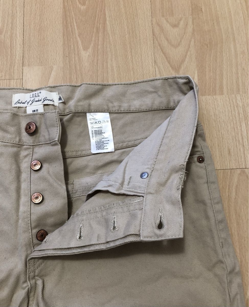 H&M Pantaloni: H&M Kurz Hose Size: 32 – Usato da Chur venduto da vicky7 2
