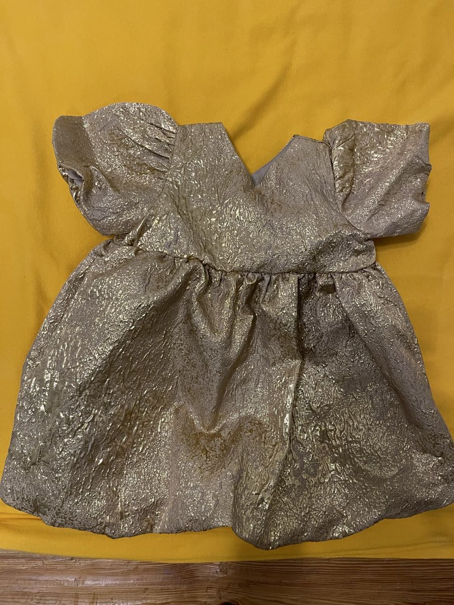 H&M Vestiti & Gonne: festliches goldiges Kleid Gr. 98 – Usato da Suhr venduto da RIE83
