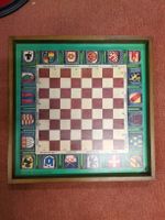Wunderschönes Spielbrett Schach und Mühle Holz 1973