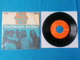 The Guess Who – Share The Land / Bus Rider