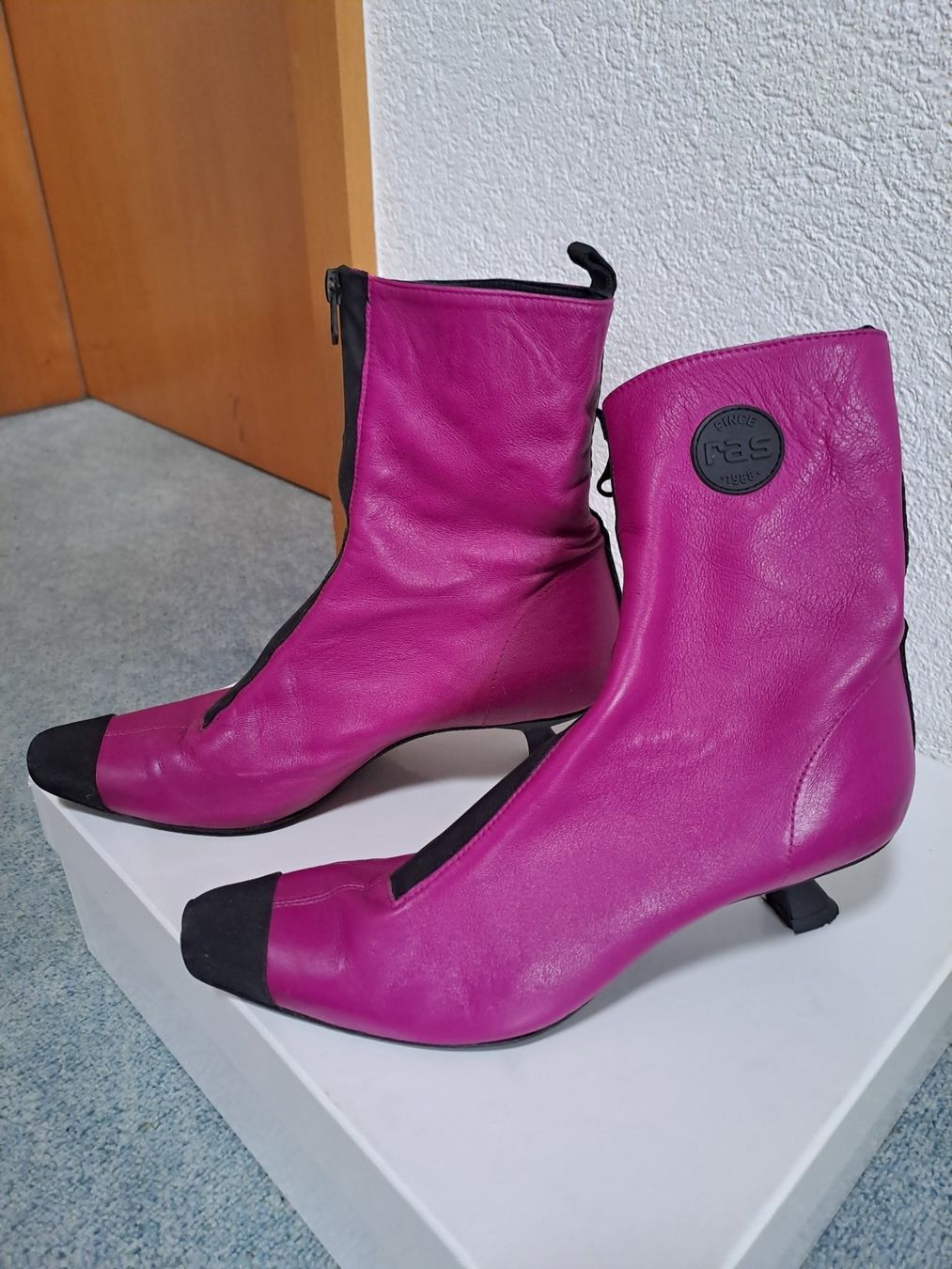 Scarpe da donna: Stiefeletten Marke RAS, Gr. 39, NP 398.-- – Usato da Frauenfeld venduto da Andadaa 1