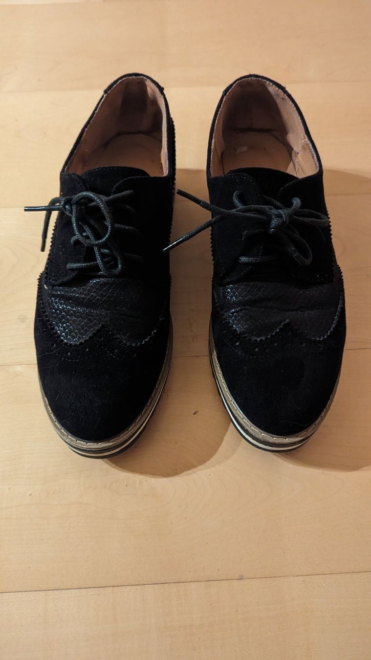 Scarpe da donna: schöne schwarze Schuhe – Usato da Wettingen venduto da Nini54