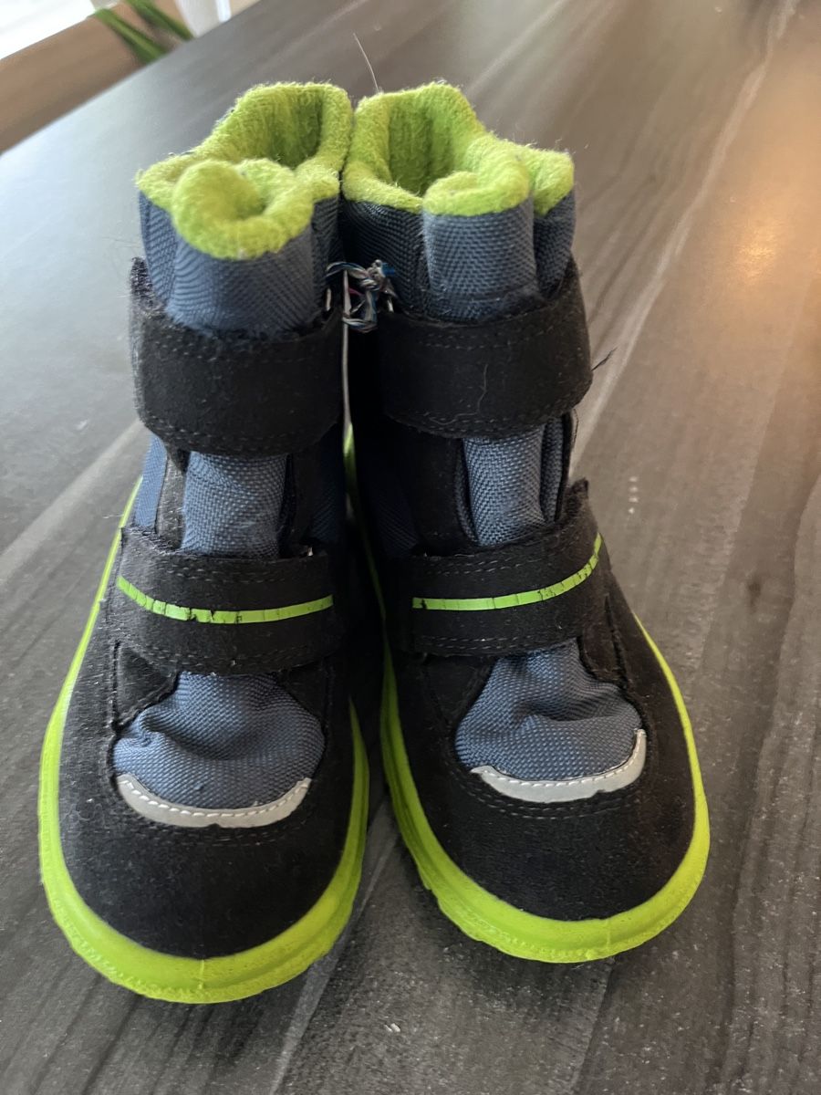 Superfit Chaussures garçon: Winterschuhe Grösse 27 – D'occasion à Unterkulm par Swissbmwdriver