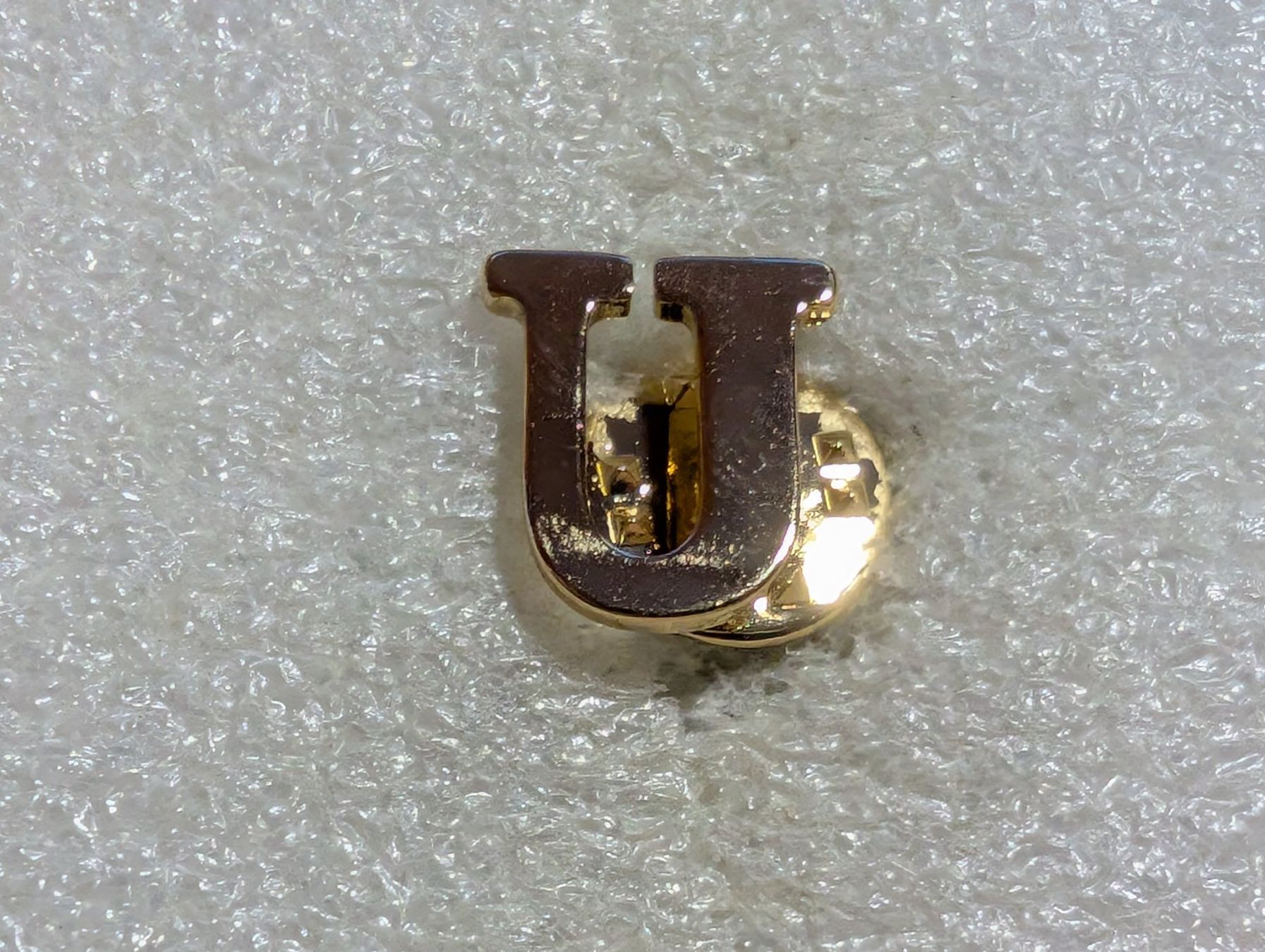 Placchette & Badge: Ansteckpin 206: Buchstabe – Usato da Oppligen venduto da Pin-Fall-Shop