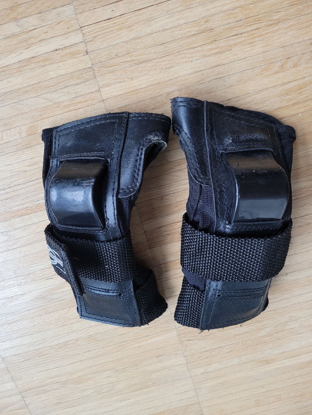 Protezioni & Imbottiture: Rollerblade Schutzausrüstung Gr M 3er Pack – Usato da Uster venduto da 13smiley13 4