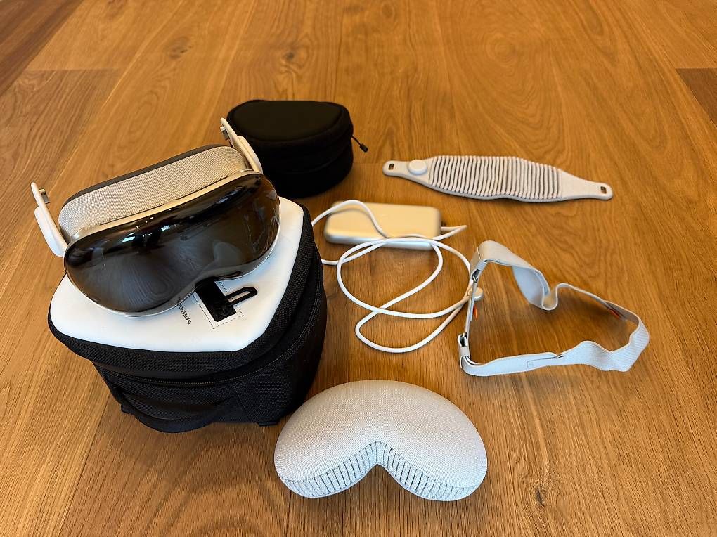 Apple VR Brille: Apple Vision Pro 1TB + Optical Inserts + SF Waterford Case – Gebraucht aus Oetwil a.d. Limmat von ltaverne07