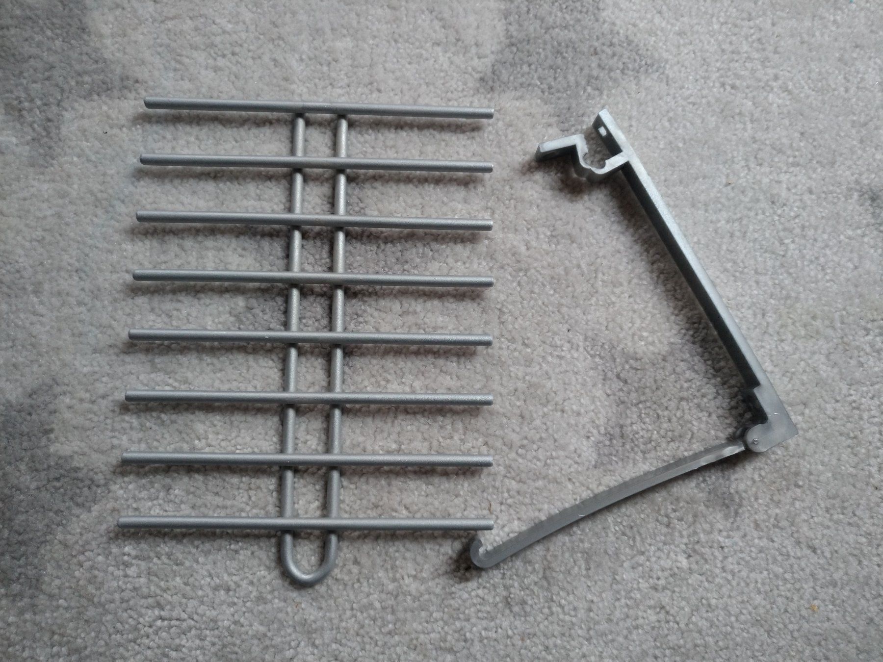 Supporti a parete: Krawatten Halter Wandhalter – Usato da Dierikon venduto da tasticfantastic 1