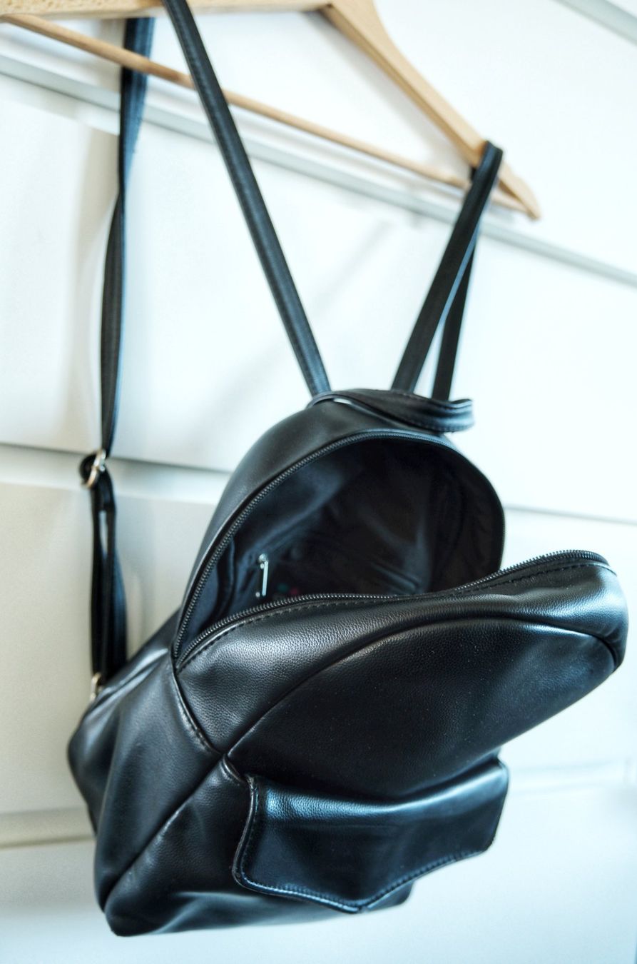 Zaini: kleiner Rucksack EVEN&ODD (Lederoptik - schwarz) – Usato da Wohlen AG venduto da Exitburn 2