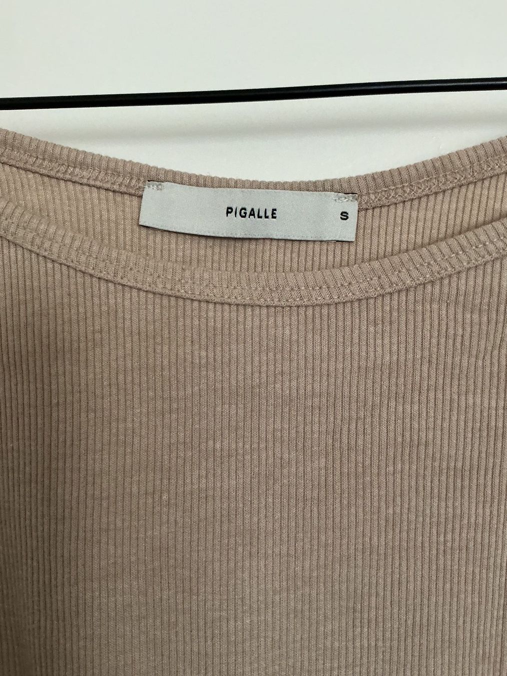 Top: Beiges Croptop – Usato da Zürich venduto da vesieber 1