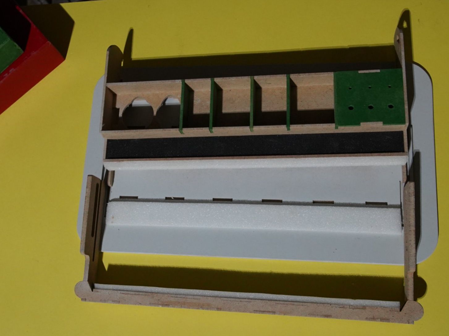 Modellini di ferrovie: Serviceliege für Spur N Modelle – Nuovo e nell'imballaggio originale da Bettlach venduto da Natan3 4