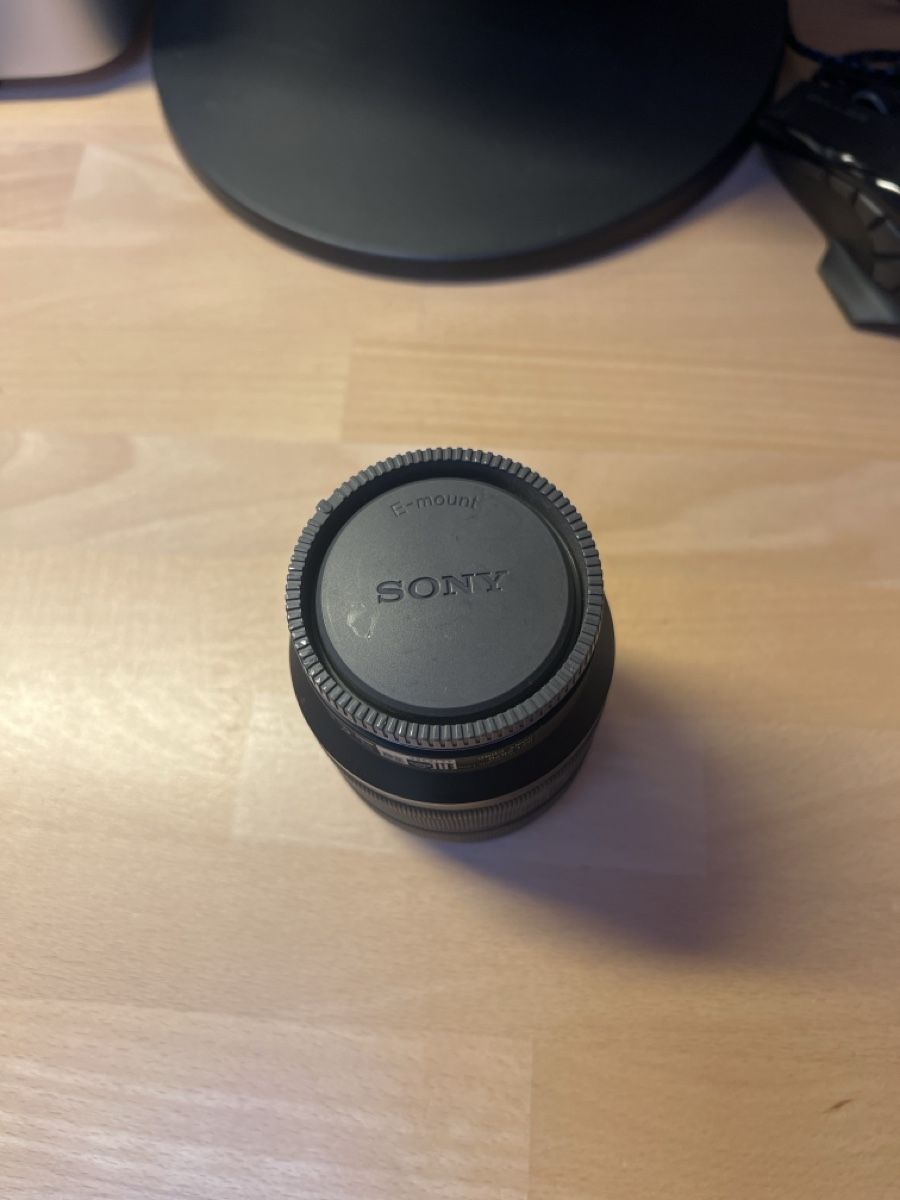 Sony Obiettivi: Sony FE 3.5-5.6/28-70 OSS Objektiv – Usato da Oberstammheim venduto da Alainclenin 2