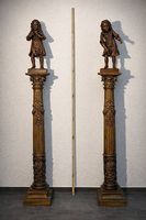 Antikes Paar Holzfiguren Frühbarock 1600-1650 auf Holzsäulen