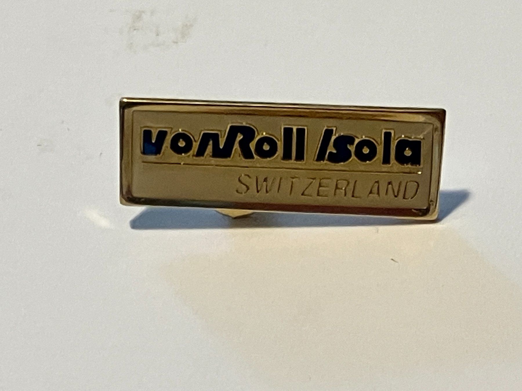 Placchette & Badge: 1 Pin von Roll Isola – Usato da Basel venduto da djwwpp
