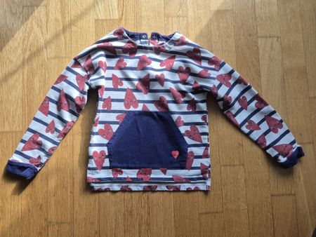 Cute Sweater, striped hearts pattern,6years, 118cm