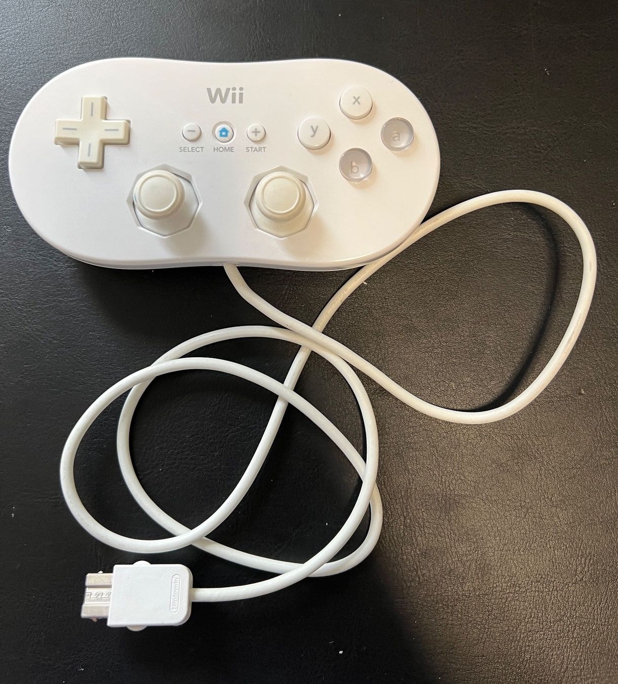 Controller: Nintendo Wii Classic Controller (RVL-005) – Gebraucht aus Wettingen von __mj81