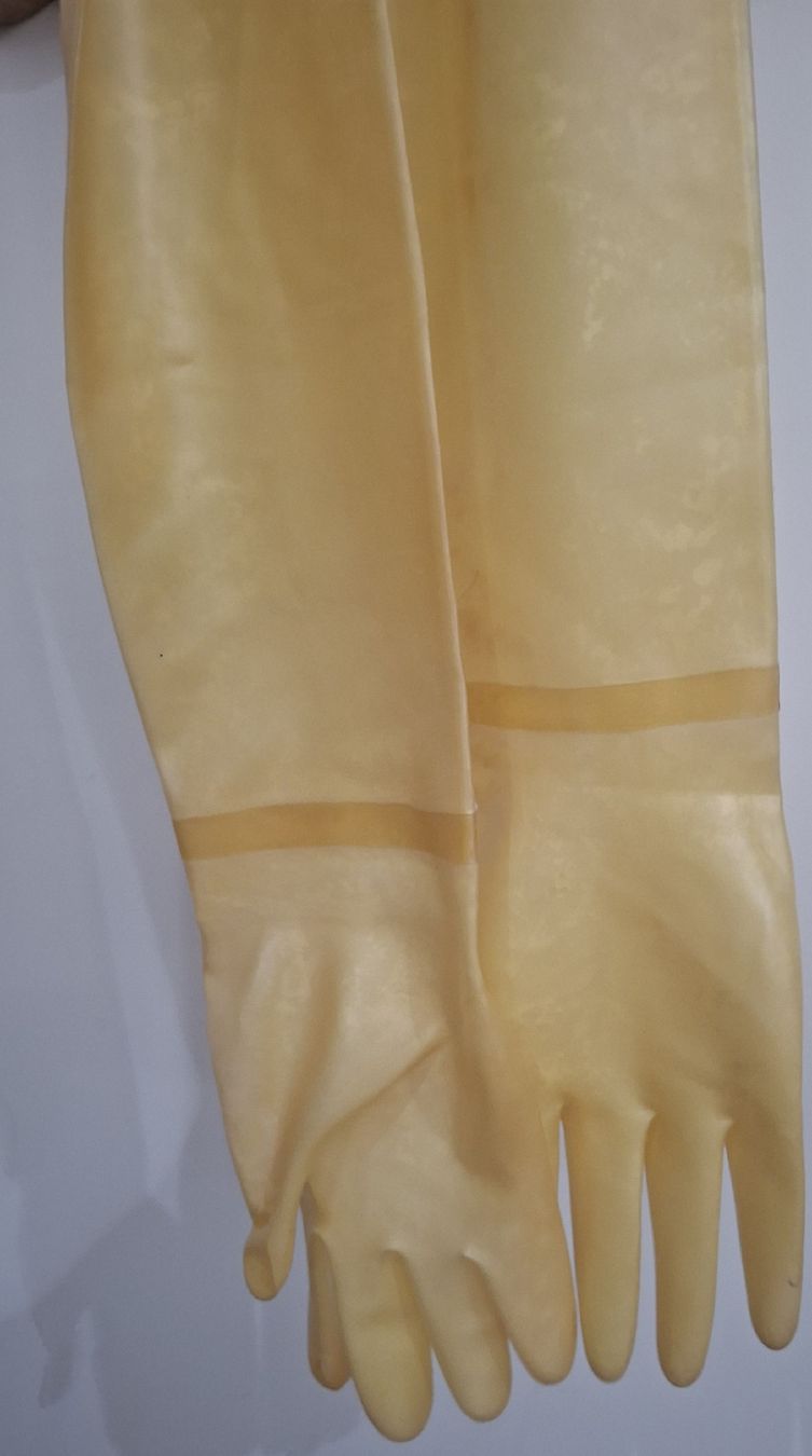 Handschuhe & Handstulpen: Gummihandschuhe Latex . lang  M – Gebraucht aus Glattbrugg von cub_w7l8