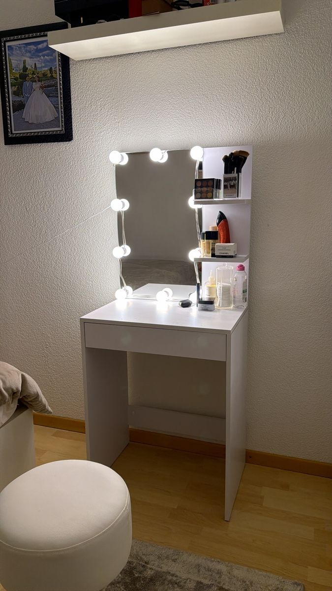 Tavoli da trucco: Schminktisch mit LED – Usato da Au ZH venduto da ari_wh7s