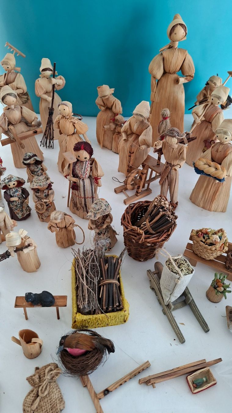 Statuette: Strohfiguren Krippenfiguren Handarbeit, Herbstdeko, Top! – Usato da Opfikon venduto da Diversamente