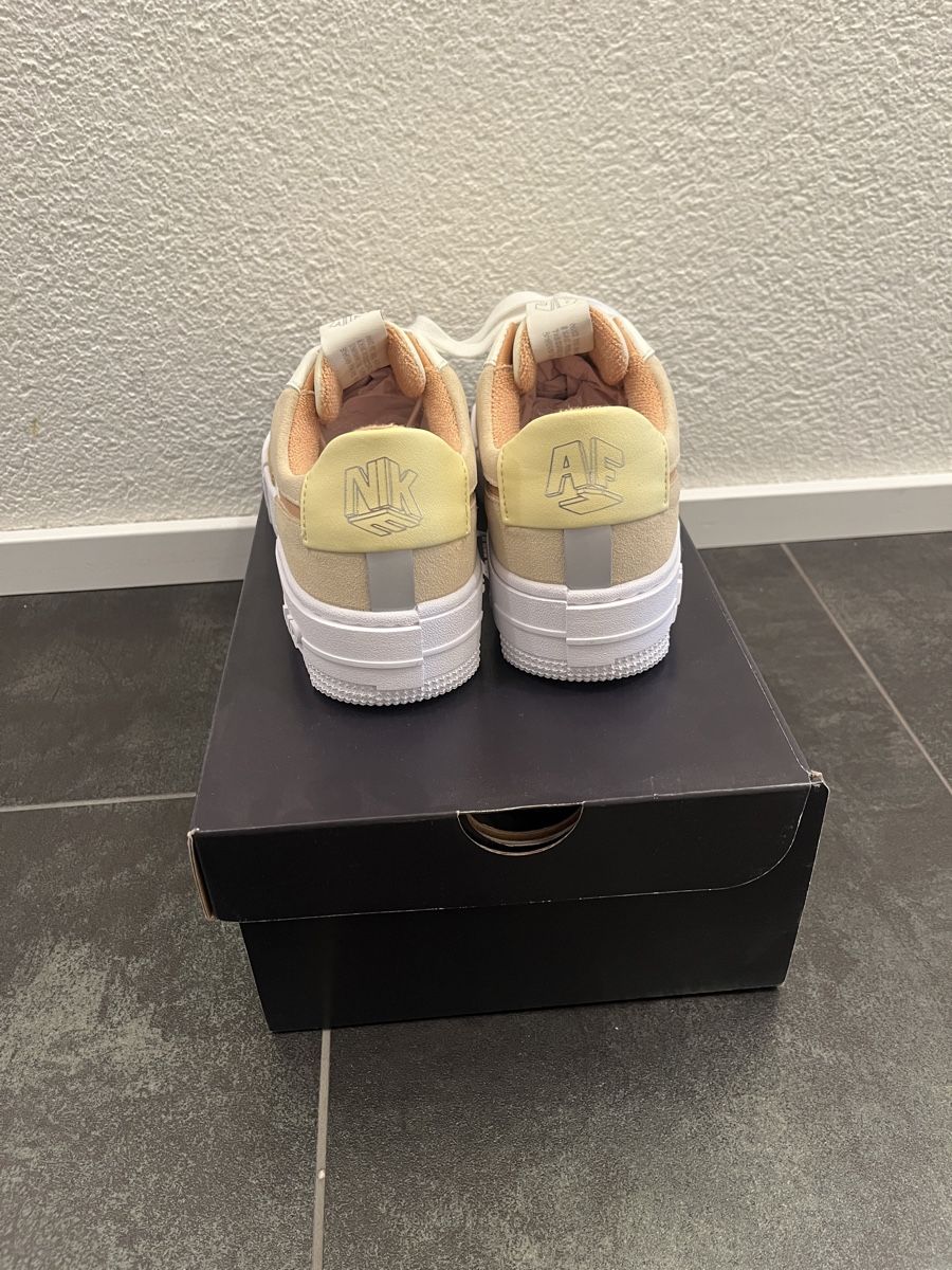 Nike Scarpe da donna: Nike Air Force 1 Pixel Grösse 37.5 – Nuovo (secondo la descrizione) da Buochs venduto da n0.w0 2