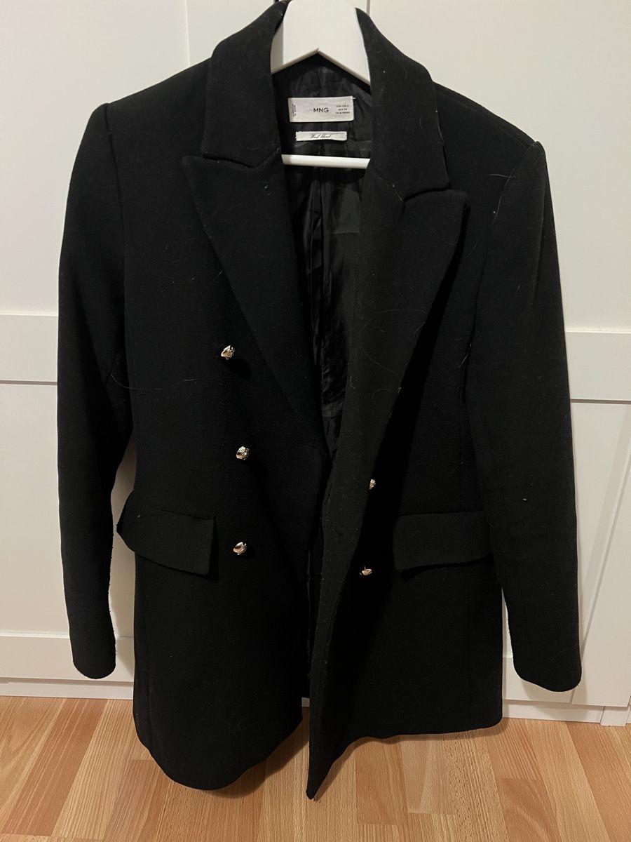 Mango Mäntel: Stylish MNG Black Coat - Timeless Elegance, Size 36 – Gebraucht aus Tuggen von Tantas