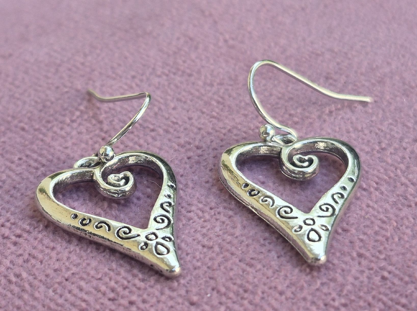 Boucles d'oreille: Orecchini pendenti cuore argento decorati nuovi – Neuf (Voir description) à Giubiasco par Stefaniav